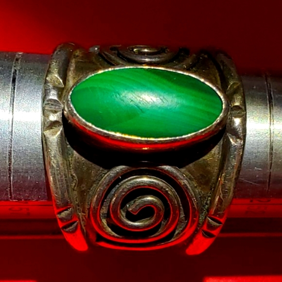 Vintage Art Deco Malachite Ring - Picture 4 of 4
